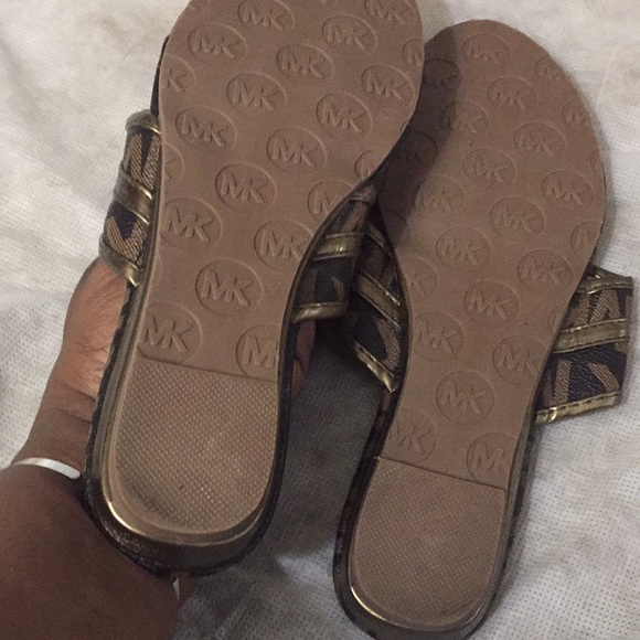 Micheal Kors Sandal - Picture 2 of 4